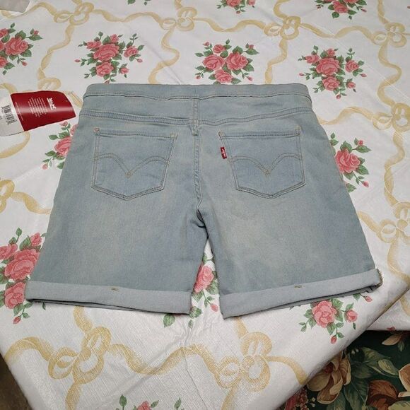 New Levi's Girlfriend Midi Pull On Shorts Girl's 14 - Picture 2 of 2